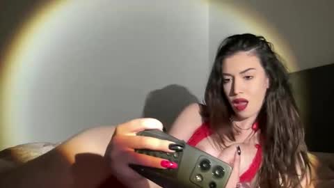 Snapshot of itsbellaluxe chatting on June 1, 9:16 pm itsbellaluxe online show from June 1, 9:16 pm