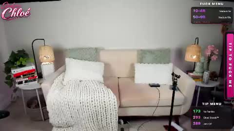 itschloelaurent online show from August 3, 8:56 pm