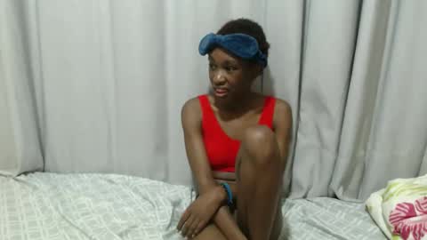 Snapshot of itslaynne chatting on October 22, 2:06 pm Laynne online show from October 22, 2:06 pm