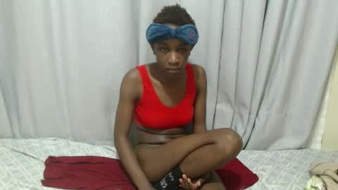 Snapshot of itslaynne chatting on October 30, 7:14 pm Laynne online show from October 30, 7:14 pm