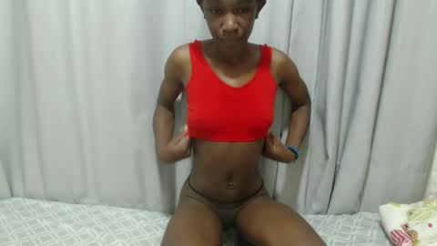 Snapshot of itslaynne chatting on November 2, 4:37 am Laynne online show from November 2, 4:37 am