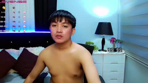 Snapshot of itsme_berniexx chatting on January 7, 10:11 am ask me online show from January 7, 10:11 am