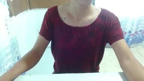 itsmelily05 online show from March 3, 1:34 am