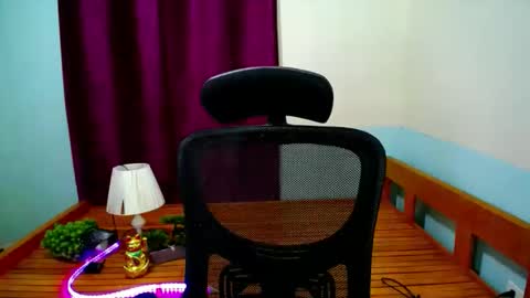 Snapshot of itsmeloveypinay chatting on November 7, 5:07 am itsmeloveypinay online show from November 7, 5:07 am