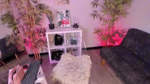 itsmroom online show from March 18, 12:08 pm