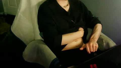 itsnotliam834 online show from September 17, 1:18 am