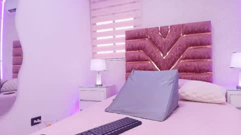 Snapshot of itspia chatting on February 14, 7:10 pm Itspia online show from February 14, 7:10 pm