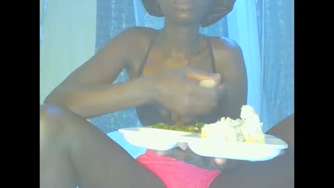 Snapshot of itsqueen_blacq chatting on September 14, 8:08 pm Queen blacq online show from September 14, 8:08 pm