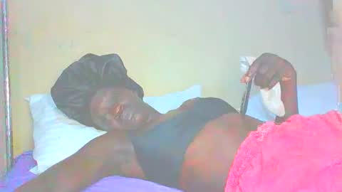 Snapshot of itsqueen_blacq chatting on September 15, 8:14 am Queen blacq online show from September 15, 8:14 am
