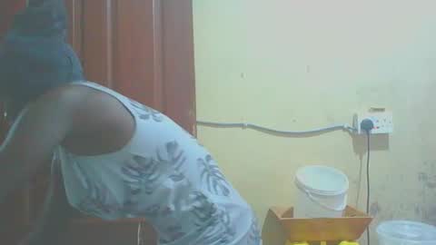 Snapshot of itsqueen_blacq chatting on October 13, 8:47 am Queen blacq online show from October 13, 8:47 am