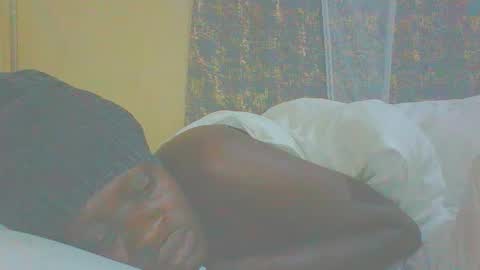 Snapshot of itsqueen_blacq chatting on October 19, 1:06 am Queen blacq online show from October 19, 1:06 am