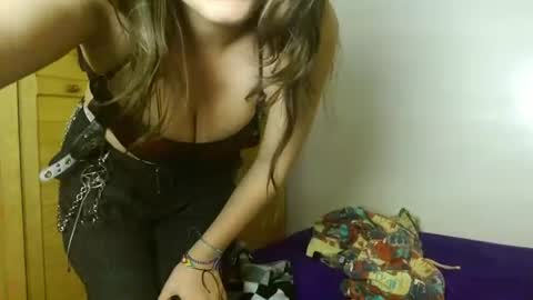 Snapshot of itssamus_aran chatting on July 7, 1:19 am itssamus_aran online show from July 7, 1:19 am