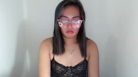 itsurgil_kloeh online show from November 17, 7:08 pm