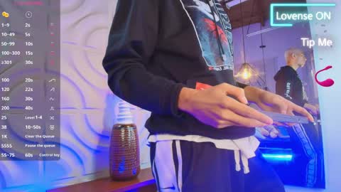 itszairen online show from April 20, 6:49 am