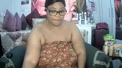 itumeleng74 online show from January 15, 8:51 am