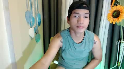 itzme_urnaughtyangelo online show from April 1, 10:49 am