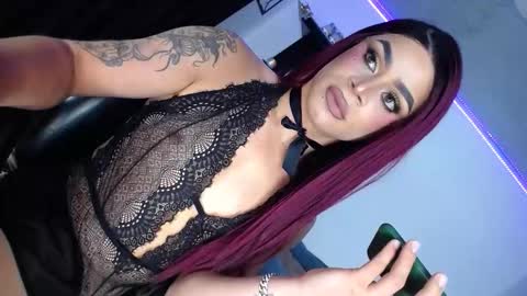 y  online show from January 8, 11:18 pm