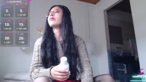 Snapshot of ivana_rose chatting on January 28, 8:36 pm Adris online show from January 28, 8:36 pm