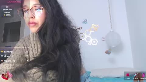 Snapshot of ivana_rose chatting on February 23, 6:39 am Adris online show from February 23, 6:39 am