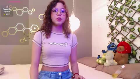 Snapshot of ivana_rose chatting on October 18, 8:20 pm Adris online show from October 18, 8:20 pm