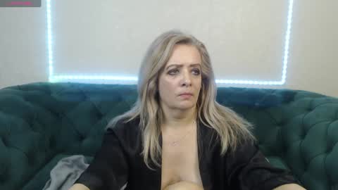 Snapshot of ivanacharm chatting on January 21, 10:41 am ivanacharm online show from January 21, 10:41 am