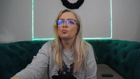 ivanacharm online show from February 17, 4:31 am