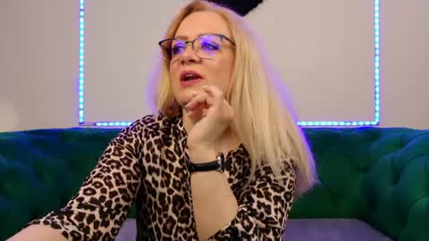 Snapshot of ivanacharm chatting on June 18, 3:29 am ivanacharm online show from June 18, 3:29 am