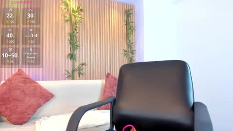 Snapshot of ivannafoxx_ chatting on June 16, 12:19 pm ivanna online show from June 16, 12:19 pm