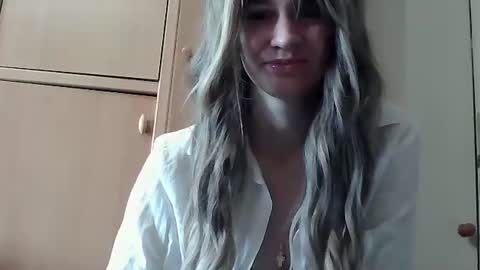 Snapshot of ivetta911 chatting on November 15, 8:11 am ivetta911 online show from November 15, 8:11 am