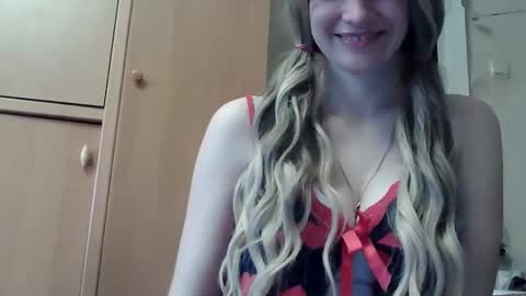 Snapshot of ivetta911 chatting on March 4, 3:29 pm ivetta911 online show from March 4, 3:29 pm