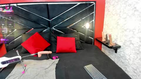 Ivis  online show from November 11, 12:16 pm