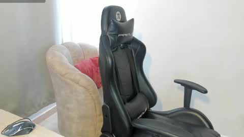 ivone_ashar online show from April 26, 4:37 pm