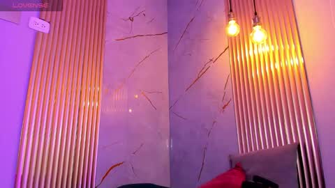 Ivon online show from November 18, 12:20 pm