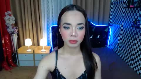 Snapshot of ivonegodwill chatting on December 1, 5:01 am IvoneGodWill online show from December 1, 5:01 am