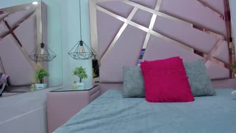 Snapshot of ivonjanice chatting on November 20, 1:22 pm IvonJanice online show from November 20, 1:22 pm