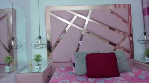 Snapshot of ivonjanice chatting on November 29, 1:36 pm IvonJanice online show from November 29, 1:36 pm