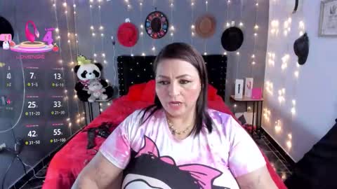 Snapshot of ivonnee17_ chatting on November 12, 11:03 pm Ivonne online show from November 12, 11:03 pm