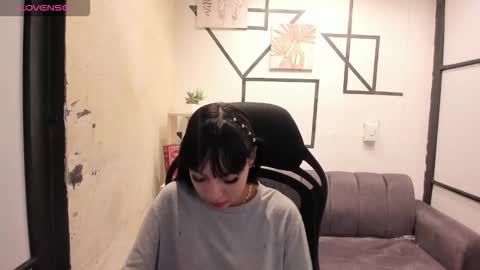 ivonneprince online show from October 3, 12:57 pm
