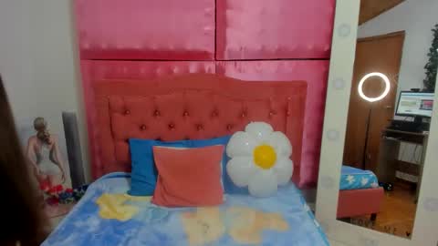 Snapshot of ivonny_cute chatting on November 13, 11:09 am Ivonny online show from November 13, 11:09 am