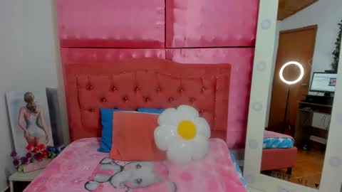 Snapshot of ivonny_cute chatting on November 18, 11:03 am Ivonny online show from November 18, 11:03 am