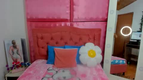 Snapshot of ivonny_cute chatting on November 21, 11:42 am Ivonny online show from November 21, 11:42 am