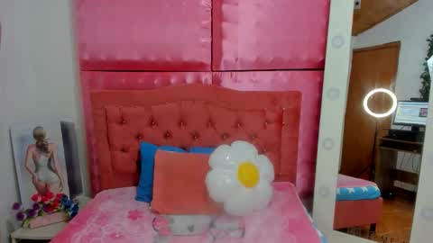 Snapshot of ivonny_cute chatting on November 24, 11:10 am Ivonny online show from November 24, 11:10 am