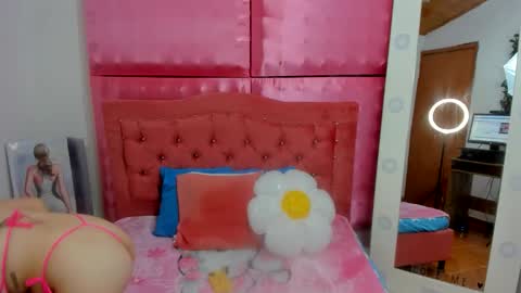 Snapshot of ivonny_cute chatting on November 25, 11:10 am Ivonny online show from November 25, 11:10 am