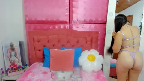 Snapshot of ivonny_cute chatting on November 26, 11:00 am Ivonny online show from November 26, 11:00 am