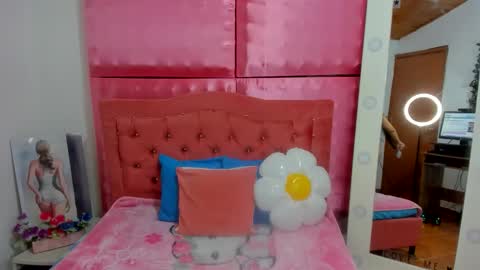 Snapshot of ivonny_cute chatting on November 28, 11:02 am Ivonny online show from November 28, 11:02 am