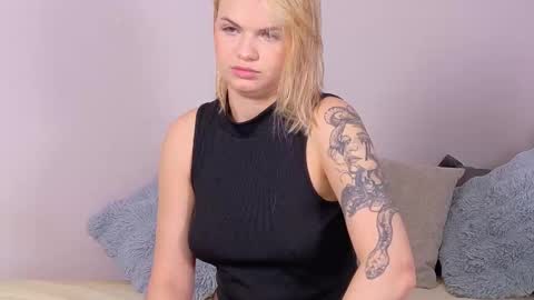 ivory_soule online show from February 15, 5:20 pm