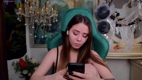 ivorywood_ online show from October 15, 11:10 am