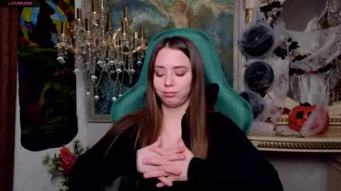 ivorywood_ online show from October 26, 11:16 am