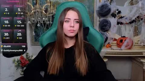 ivorywood_ online show from October 31, 10:27 am