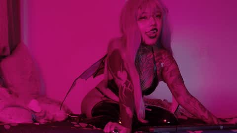    Kymmkitty    online show from September 21, 12:34 am